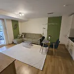 Modernes Apartment Mit Xl-Balkon