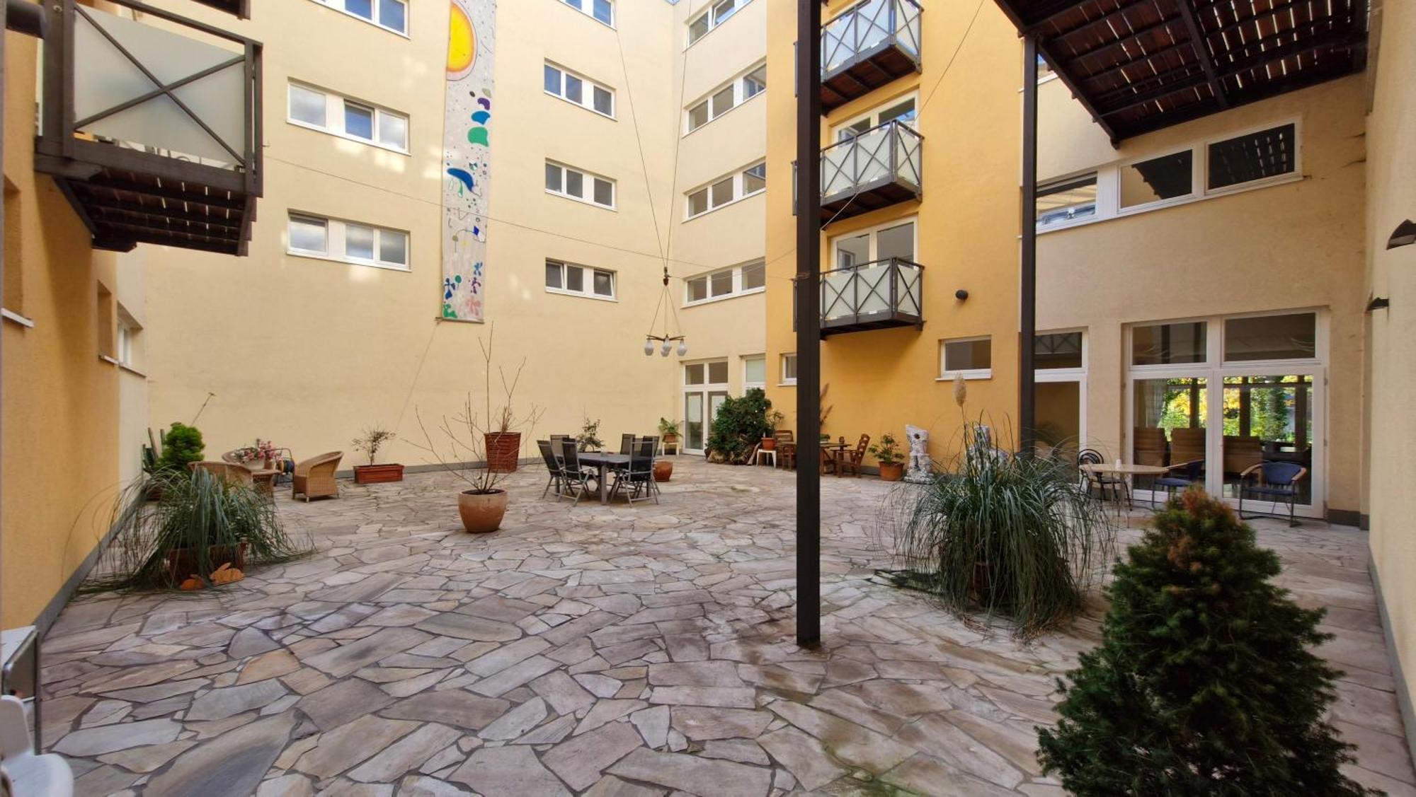 Apartment Modernes Mit Xl-balkon *